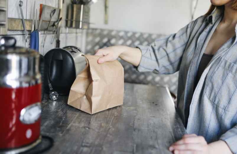 L'astuce du sac en papier ou du journal Newstube